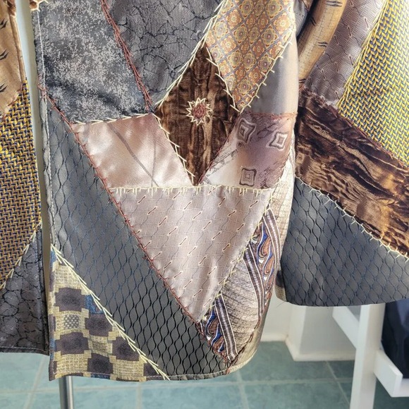 80s 90s New Orleans HandMade Quilted Patchwork Satin Silk Jacket (Size S/M) - Picture 8 of 16
